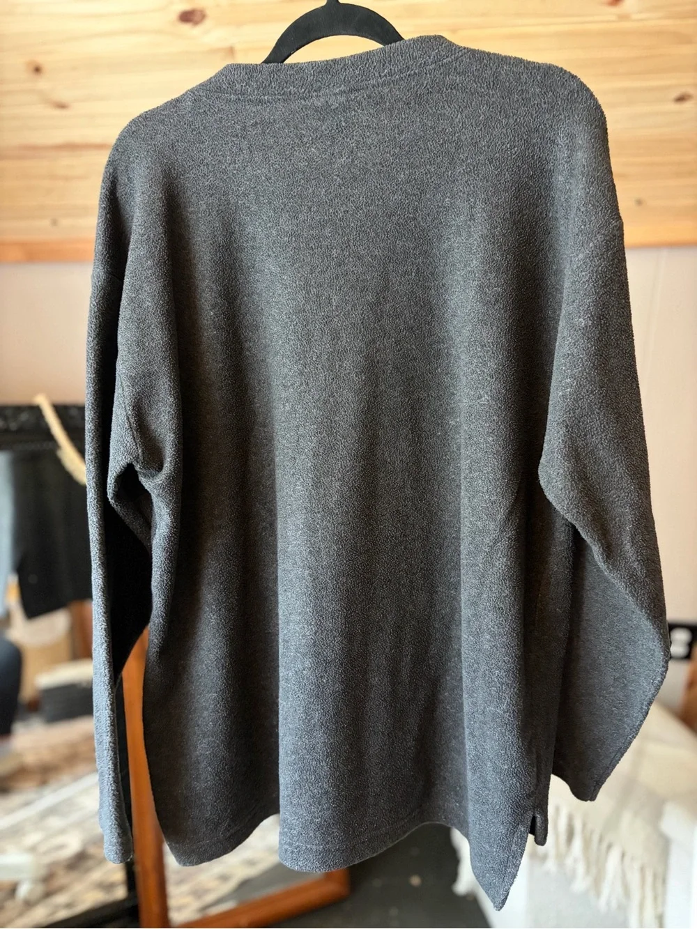 Men’s The Lion King Fleece Embroidered Oversized Gray V-Neck Sweater Size M